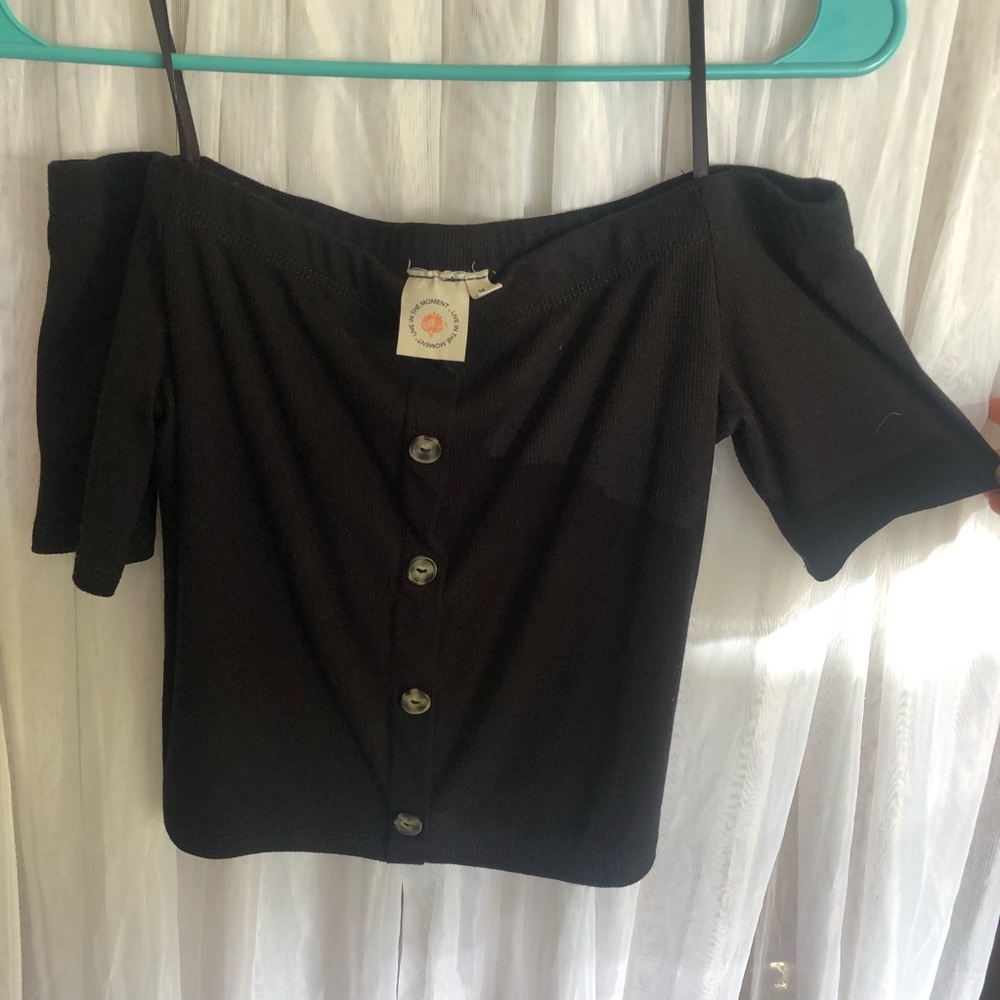 Live in the moment black crop top